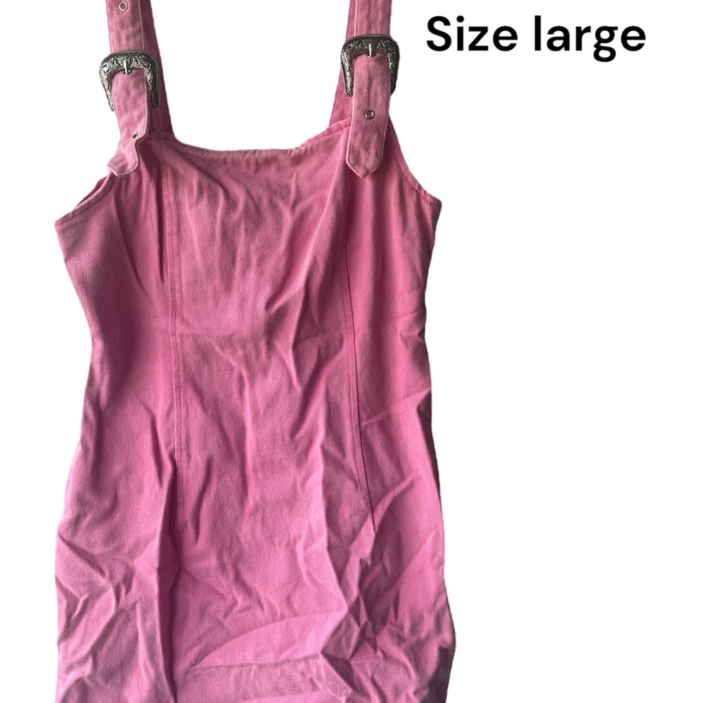 Pink Sleeveless Dress with Buckle Straps